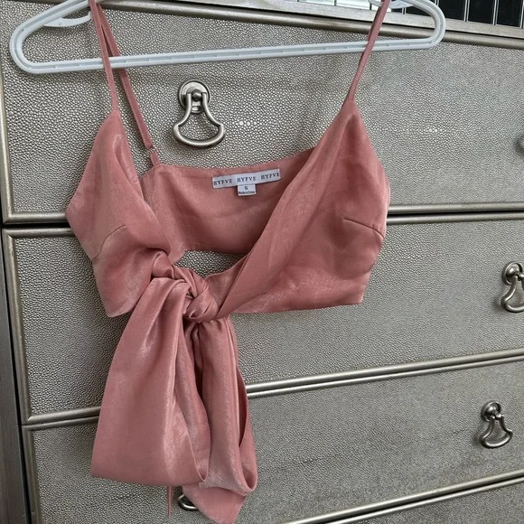 𝅺Silky Tie Top - Picture 2 of 6